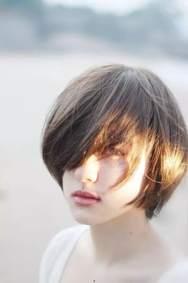 网红吃瓜短发图片高清,高清美照惊艳亮相